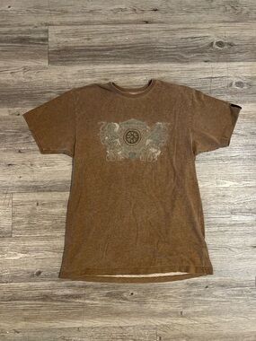 Lec brown graphic tee with a unique Design Size Medium